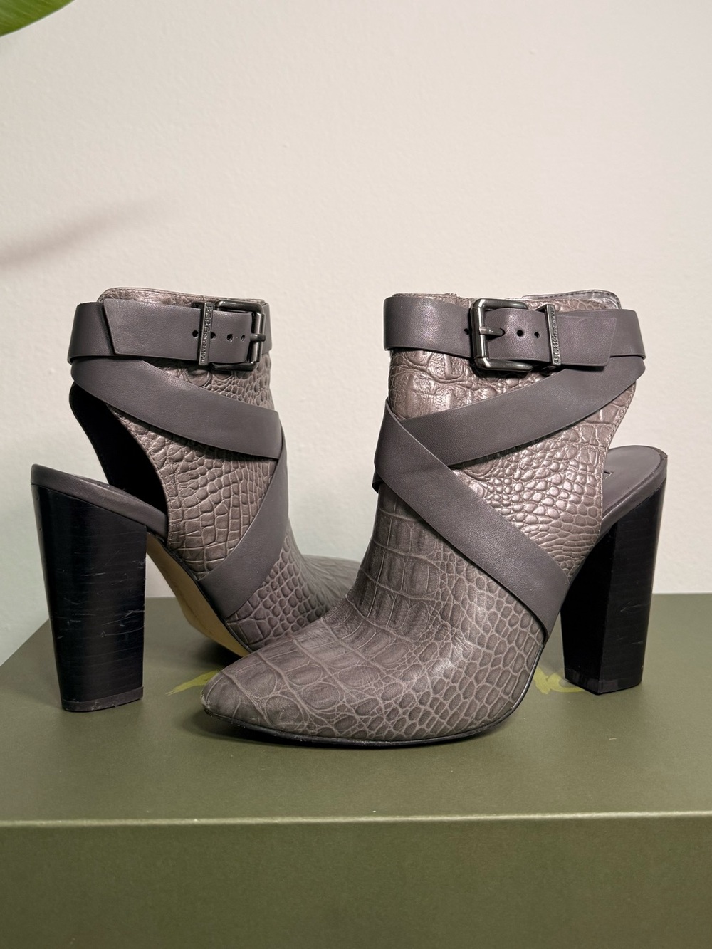 BCBGeneration Gray Croc-Embossed High Heel Ankle Boots | Size 6